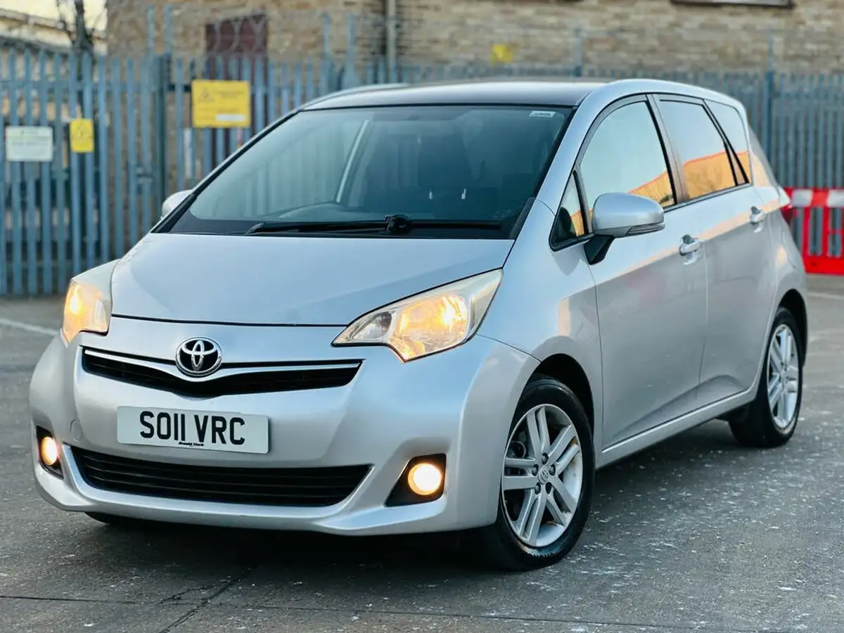 2011-toyota-verso-s-133-t-spirit-big-35