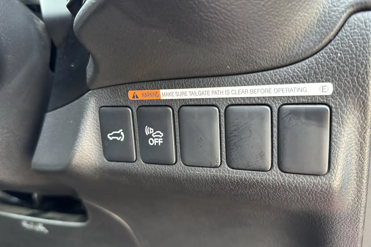 2018-mitsubishi-outlander-20-4h-phev-big-25