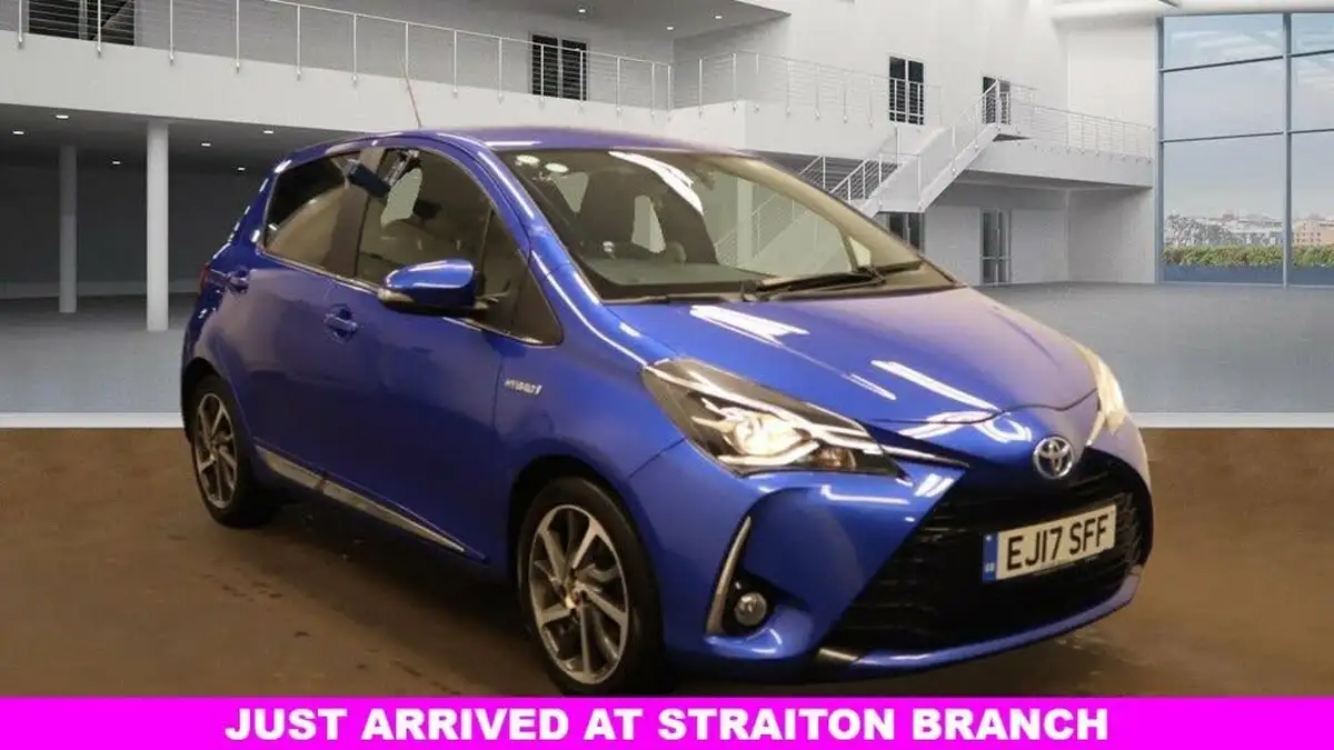 2017-toyota-yaris-15-vvt-i-excel-hybrid-15in-alloys-big-0