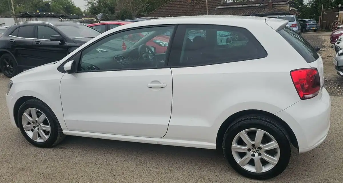 2012-volkswagen-polo-12-match-60ps-3d-big-4