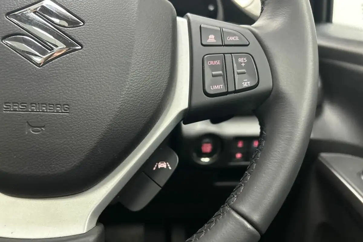 2024-suzuki-s-cross-15-ultra-allgrip-big-8