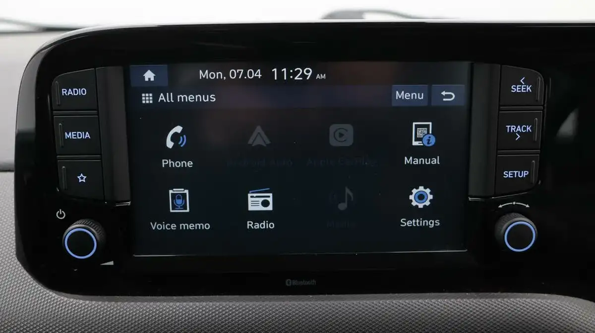 2020-hyundai-i10-12-se-connect-big-26