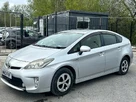 2012-toyota-prius-small-21