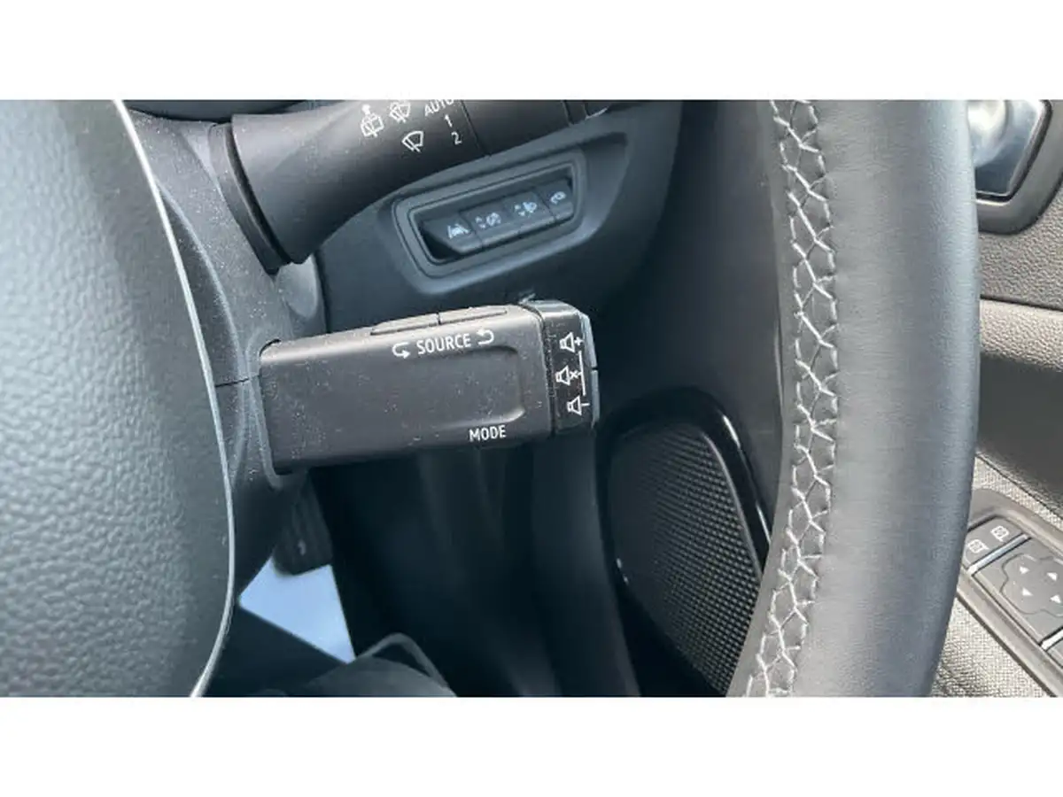 2020-renault-zoe-e-i-iconic-135ps-r135ze50-big-35