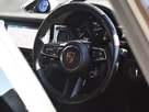 2022-porsche-macan-20-small-10
