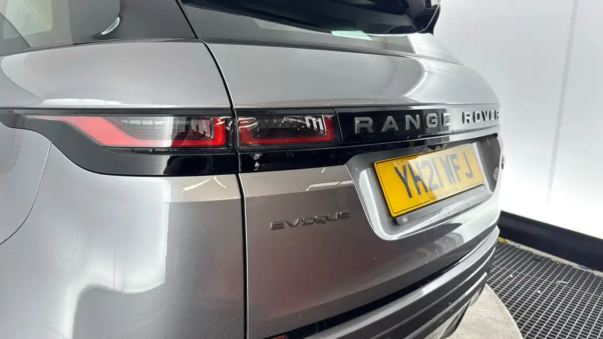 2021-land-rover-range-rover-evoque-20-d165-r-dynamic-big-27