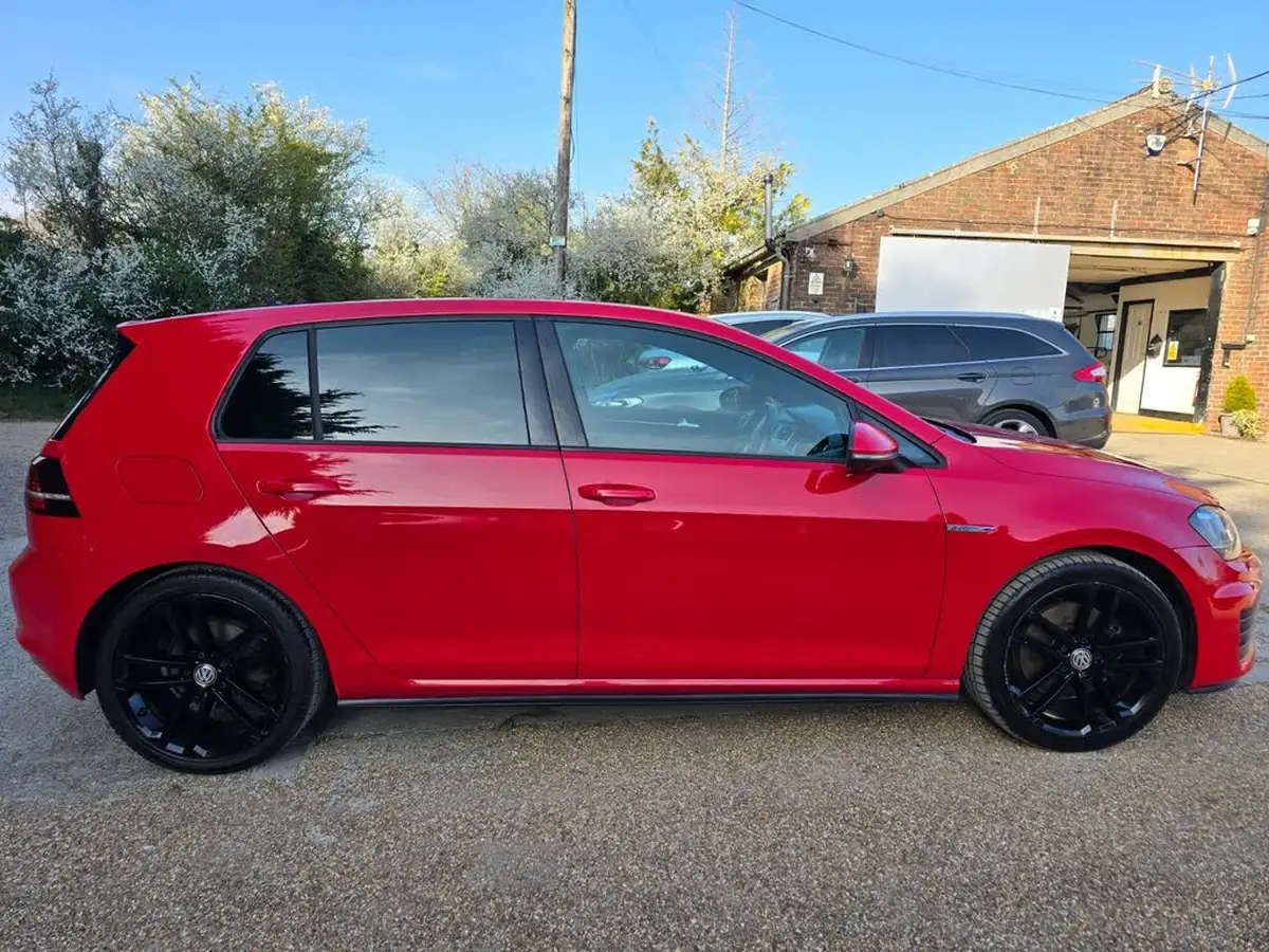 2015-volkswagen-golf-20tdi-gtd-bmt-hatchback-5d-big-7