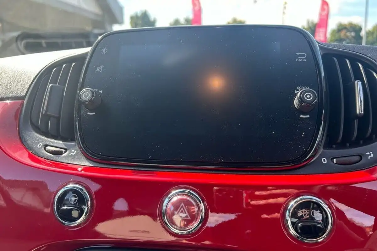 2022-fiat-500-10-dolcevita-big-24