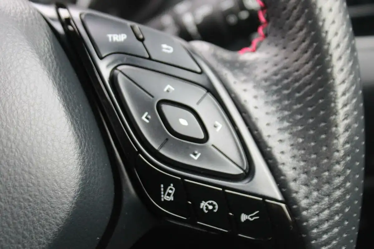 2021-toyota-c-hr-20-vvt-i-gr-sport-big-32