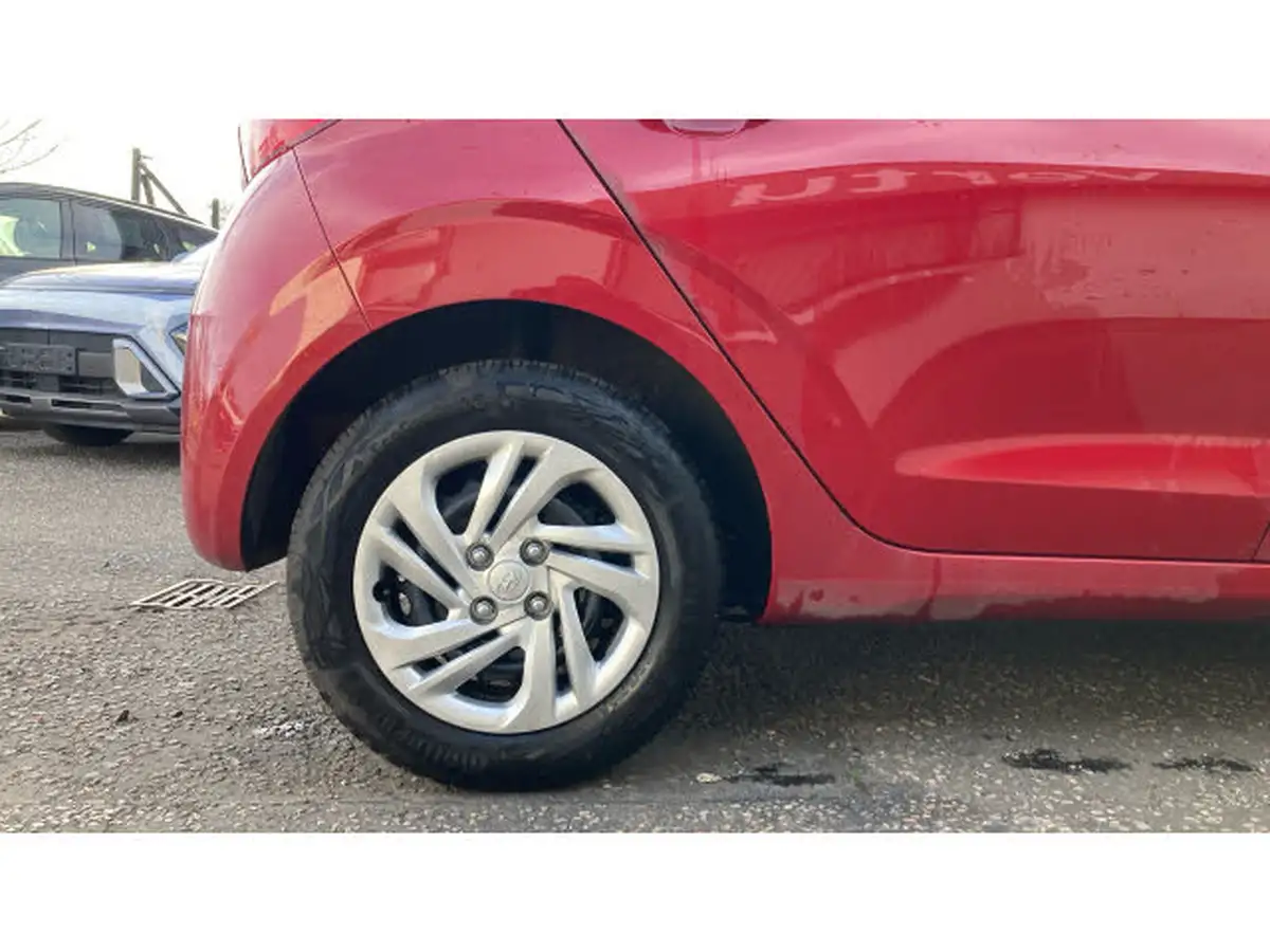 2022-hyundai-i10-10-se-big-6