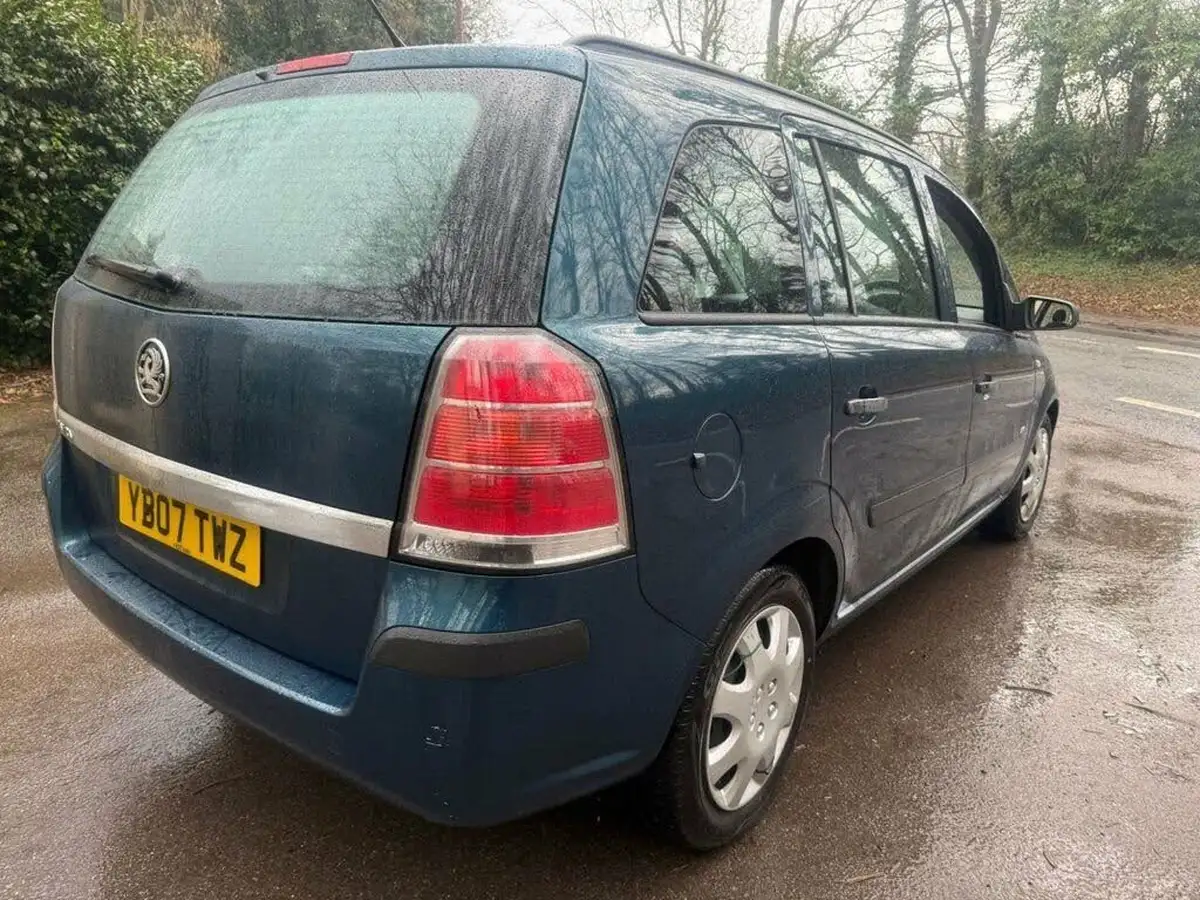 2007-vauxhall-zafira-16-life-big-6