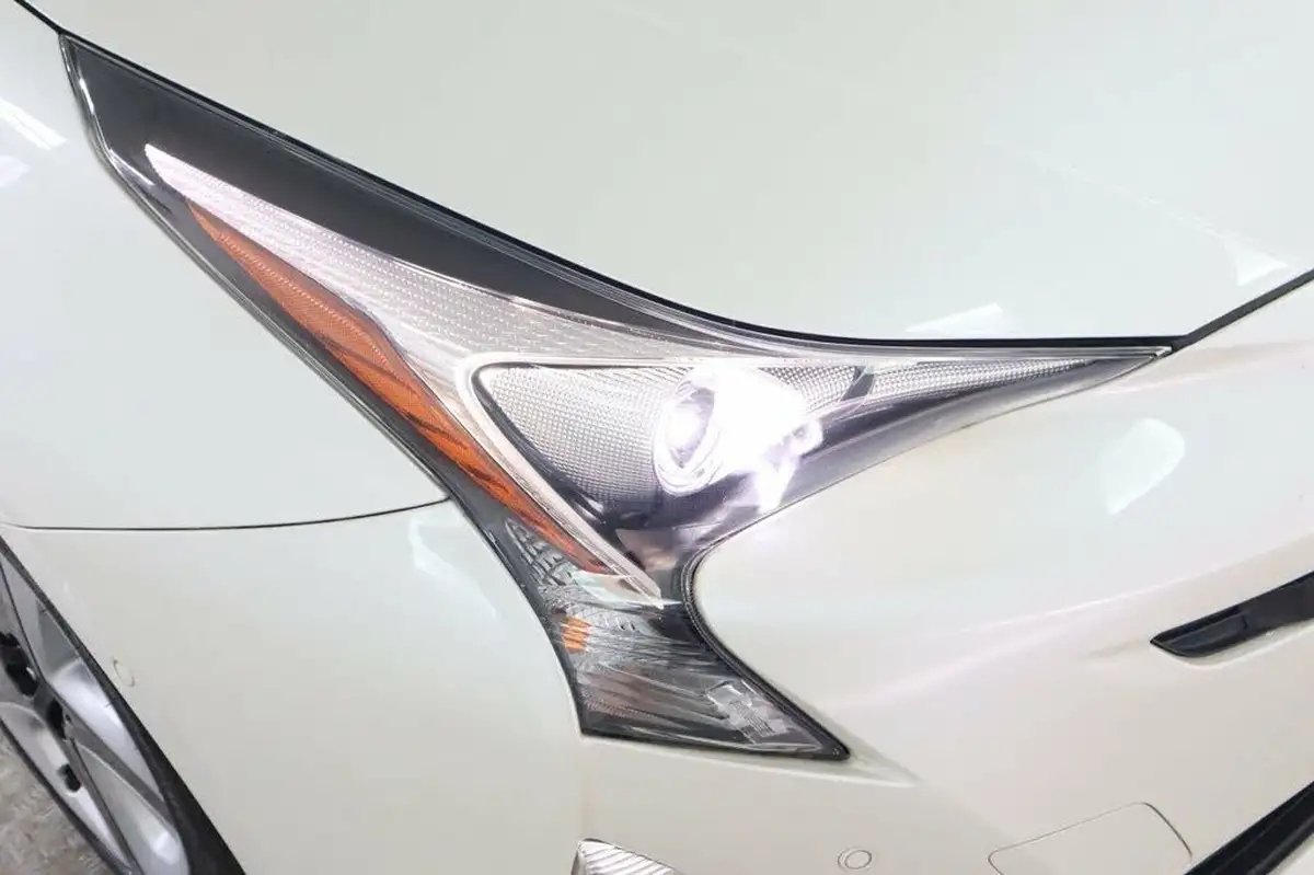 2018-toyota-prius-18-vvt-i-business-edition-plus-ss-big-10