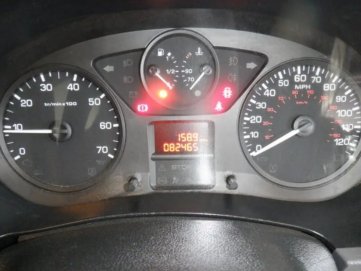 2014-citroen-berlingo-16td-l1-850-enterprise-special-edition-panel-big-10