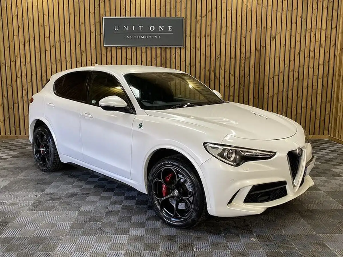 2019-alfa-romeo-stelvio-29-biturbo-quadrifoglio-big-0