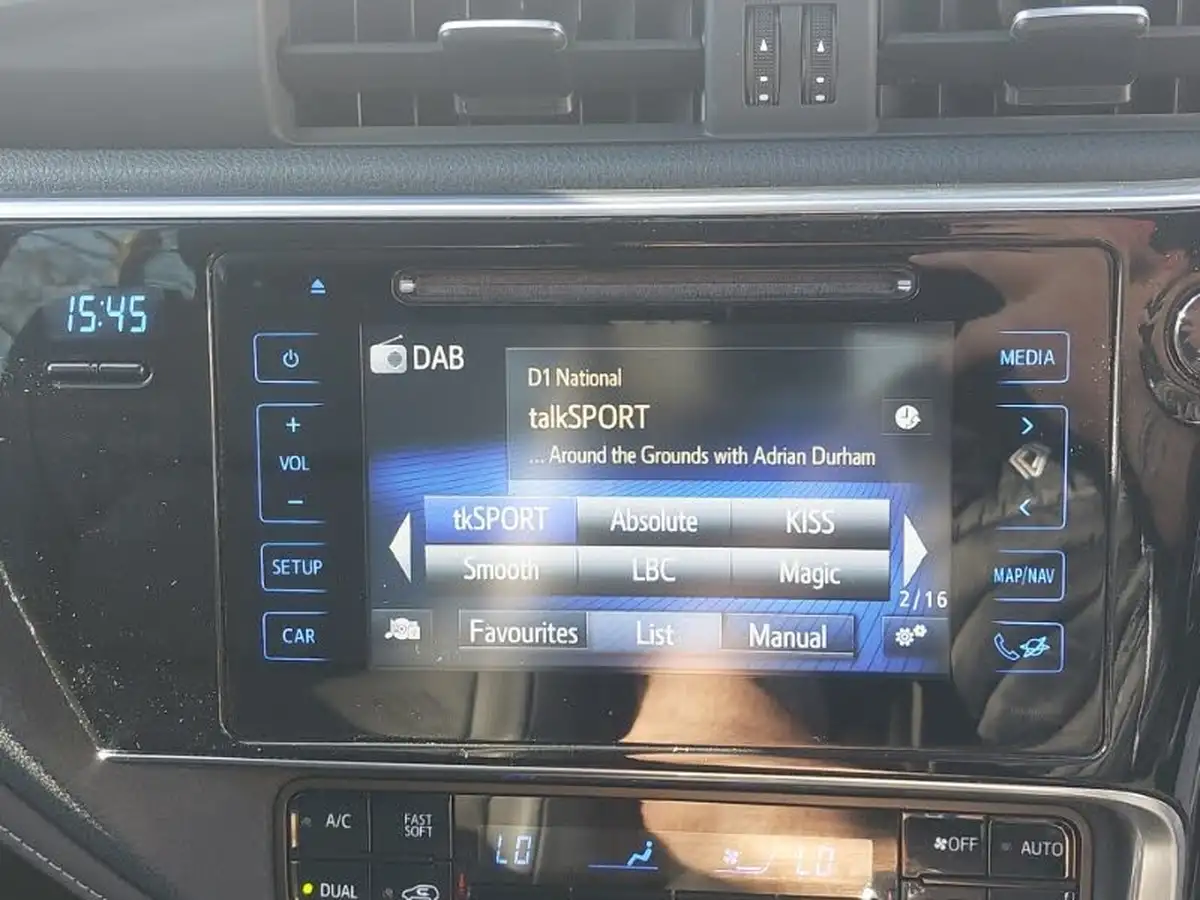 2018-toyota-auris-18-vvt-i-hsd-excel-estate-big-18