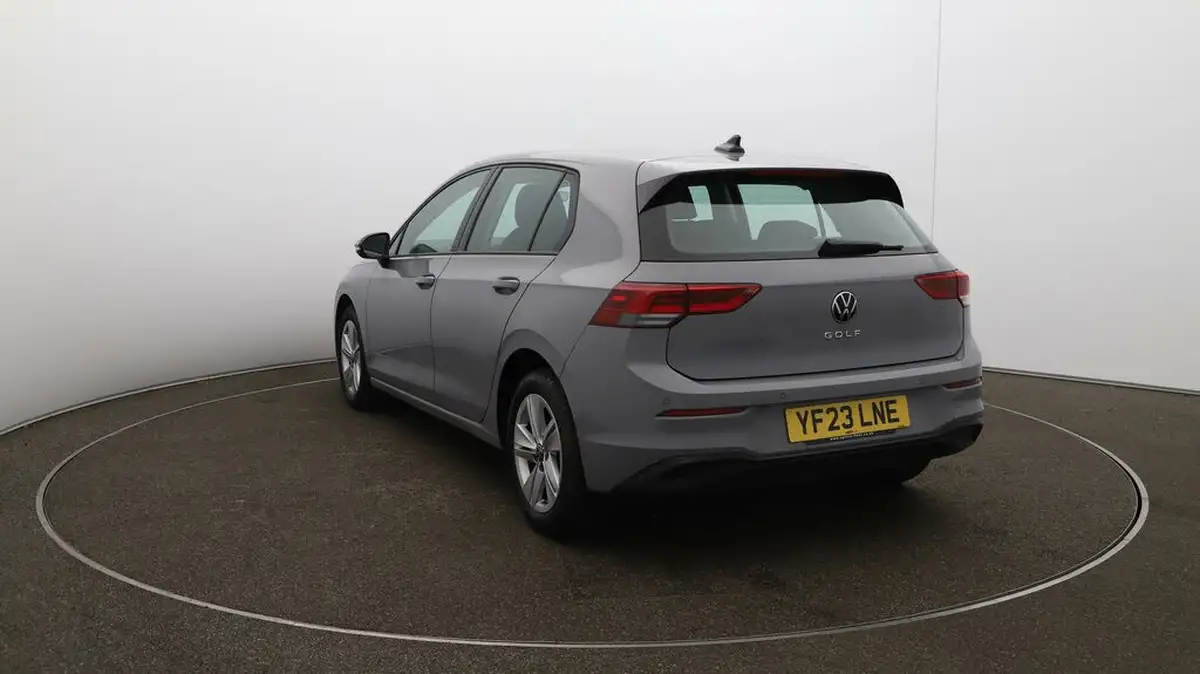 2023-volkswagen-golf-15-tsi-life-130ps-hatchback-big-51