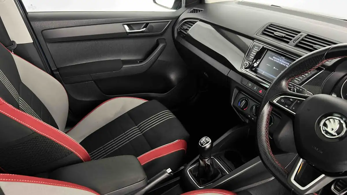 2018-skoda-fabia-10-tsi-monte-carlo-109ps-ss-estate-big-31