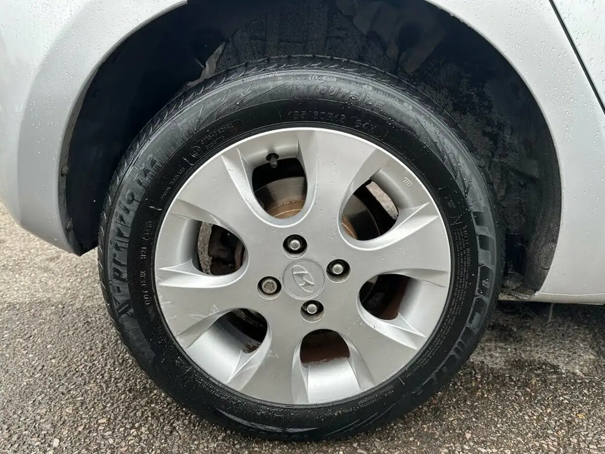 2011-hyundai-i20-14-comfort-5d-big-23