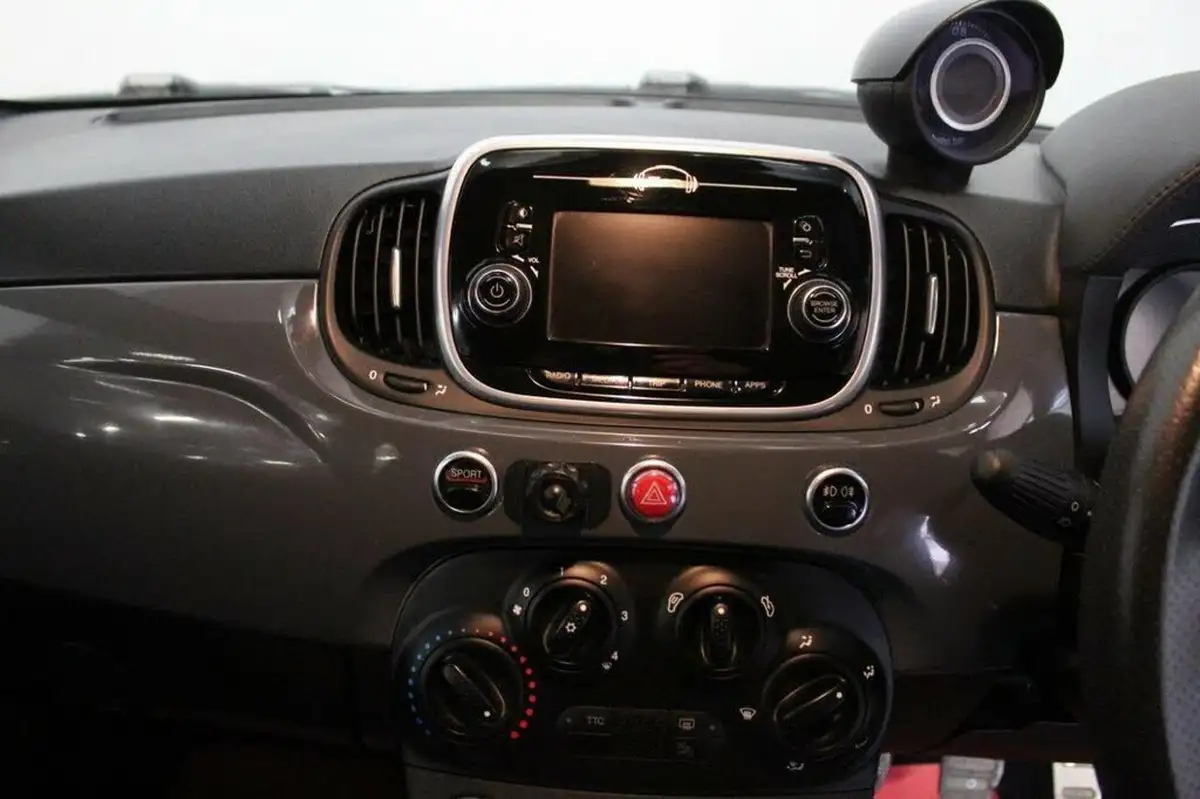 2016-abarth-595-14-tjet-big-21