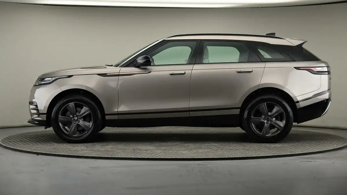 2022-land-rover-range-rover-velar-20-d200-r-dynamic-se-big-5