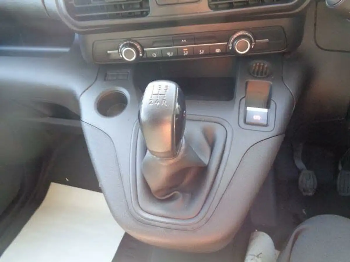 2021-peugeot-partner-15-bluehdi-1000-professional-100ps-eu6dt-panel-big-24