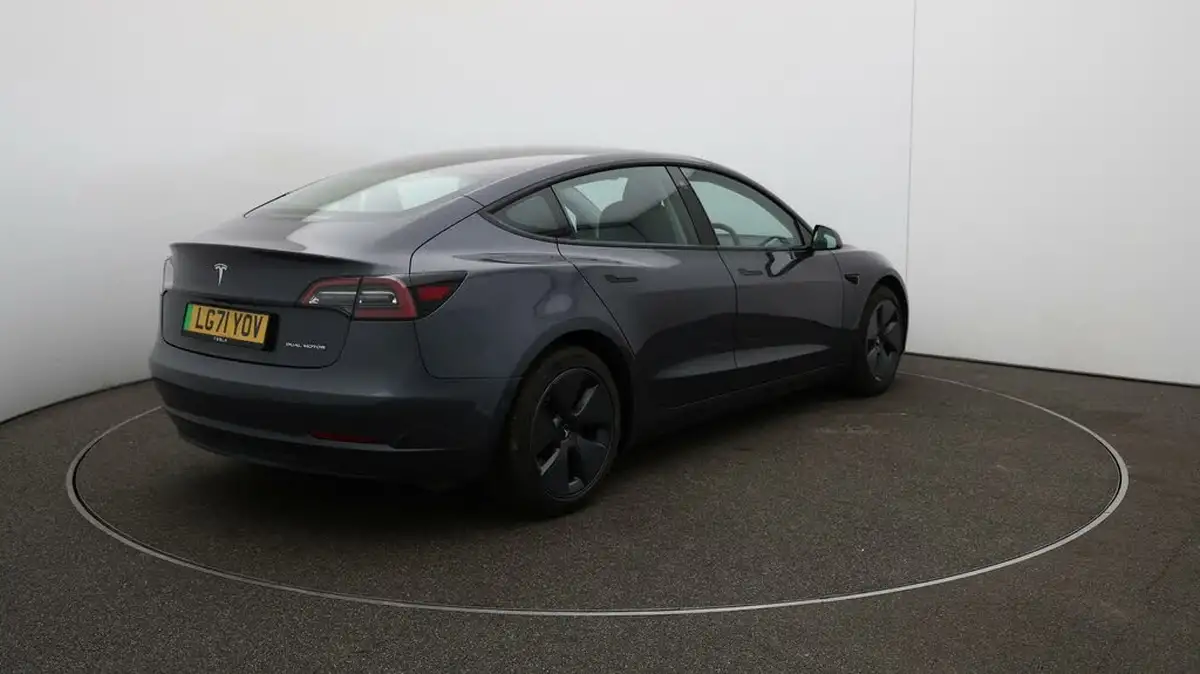 2021-tesla-model-3-e-long-range-awd-big-46