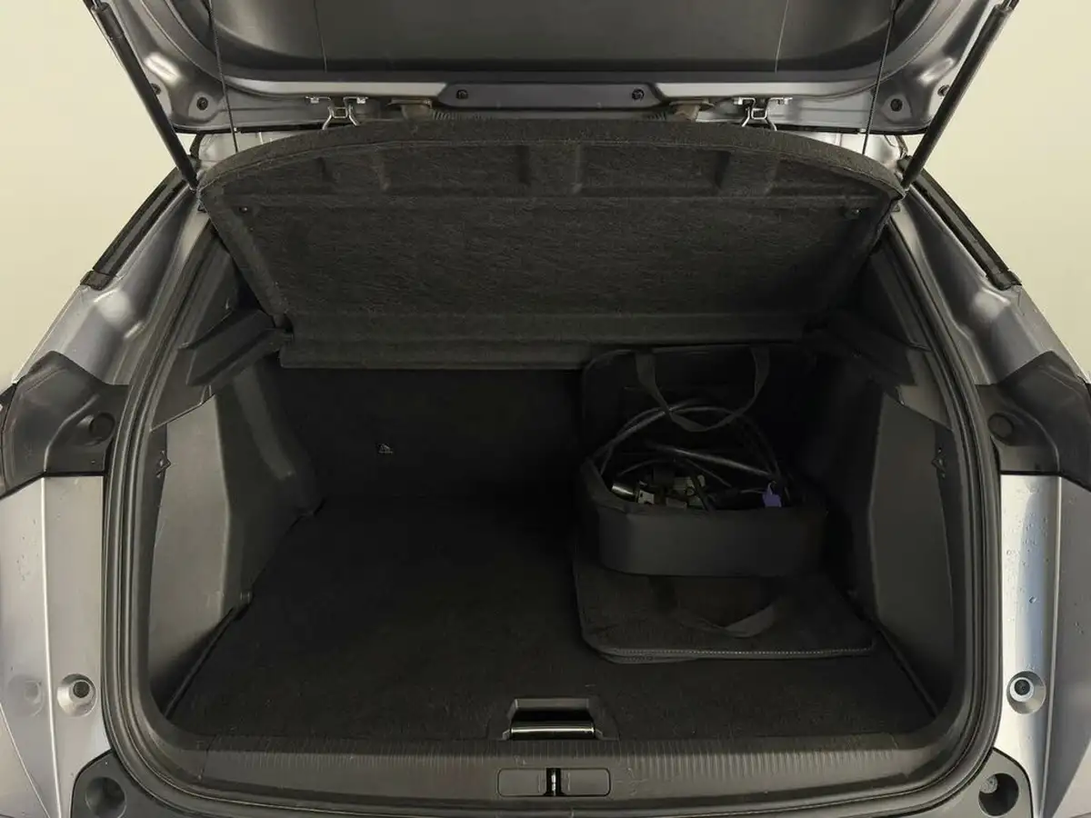 2021-peugeot-2008-suv-e-gt-big-38