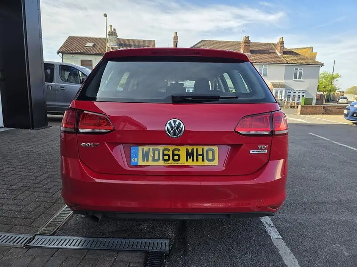 2017-volkswagen-golf-16tdi-match-edition-hatchback-5d-big-5