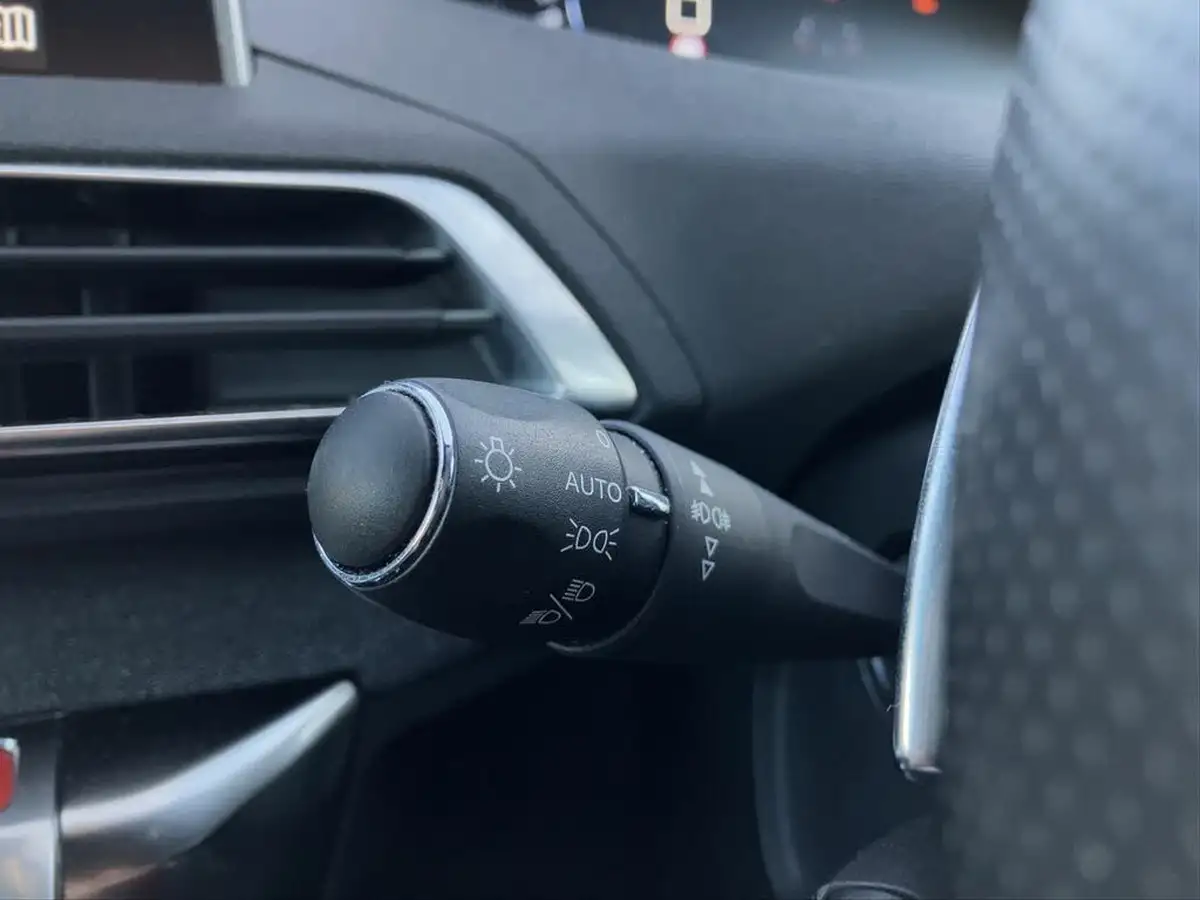 2020-peugeot-3008-suv-16-puretech-gt-line-premium-big-34