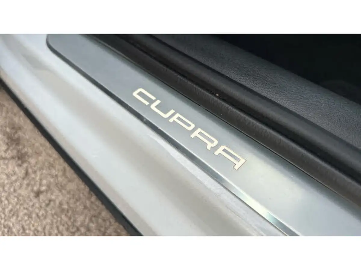2024-cupra-formentor-14-e-hybrid-v2-big-24