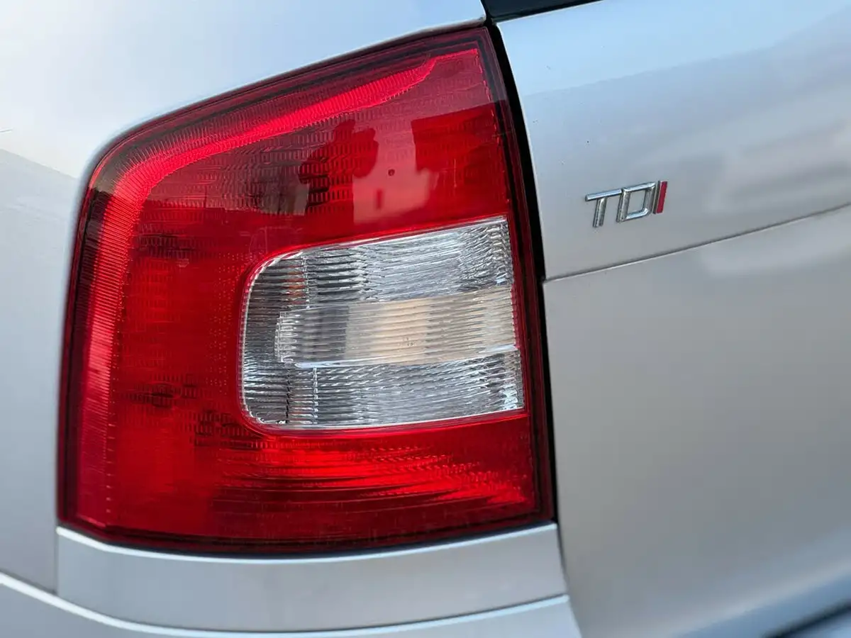 2012-skoda-octavia-20td-se-plus-140bhp-estate-big-38