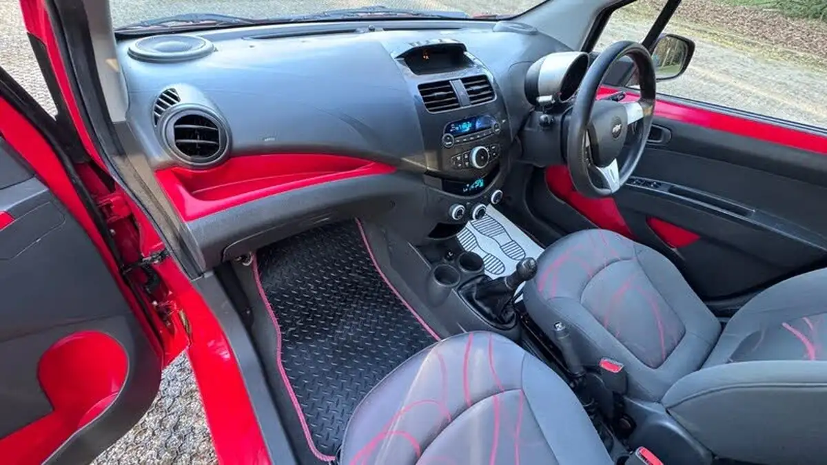 2011-chevrolet-spark-12-lt-big-24