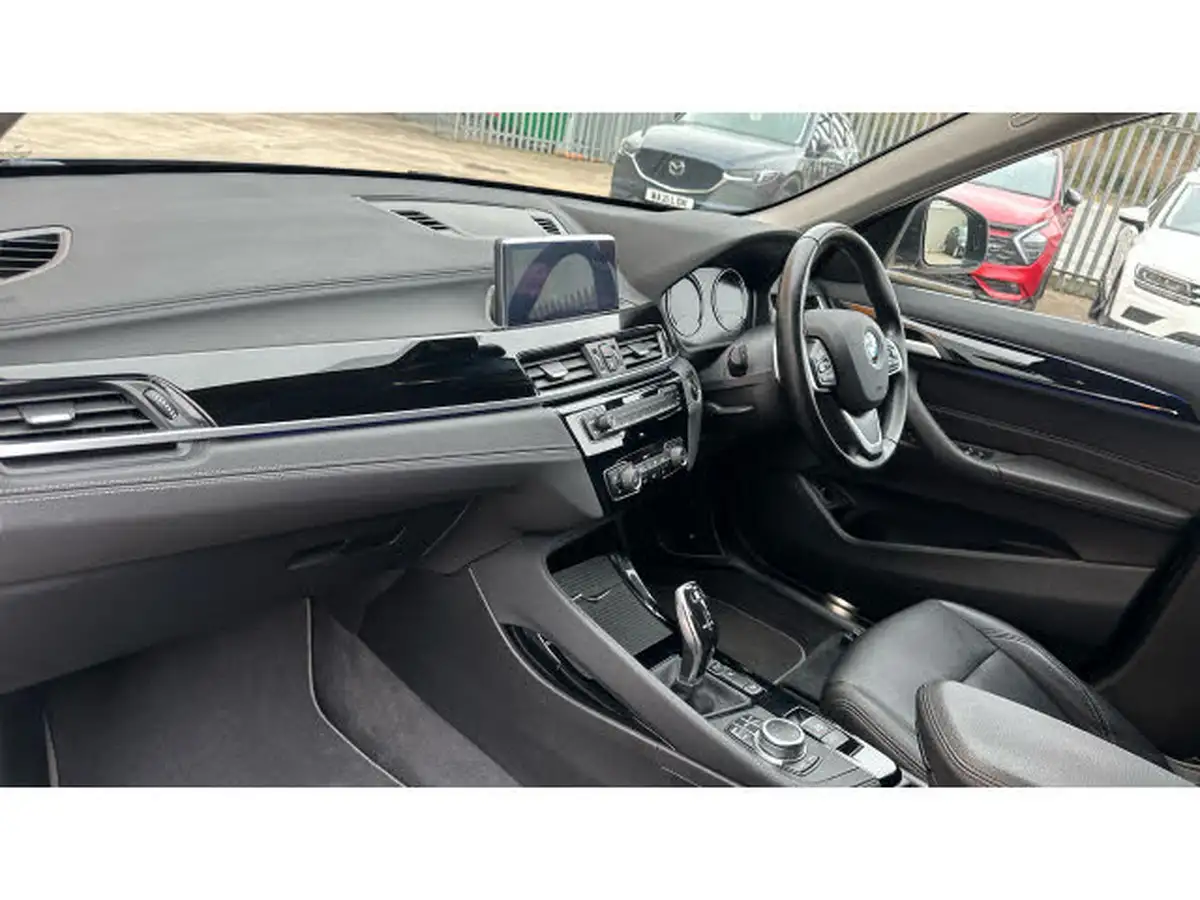 2021-bmw-x1-20-xdrive20i-xline-big-6