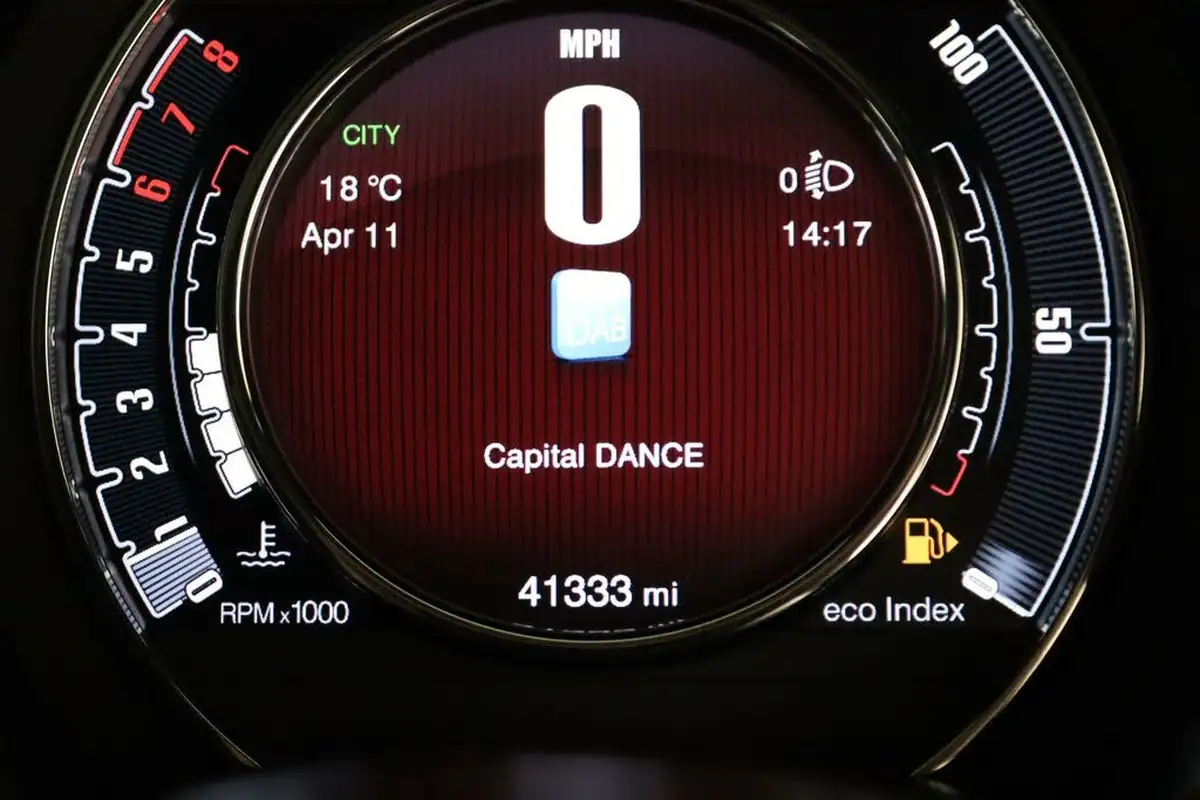 2020-fiat-500-10-launch-edition-big-16
