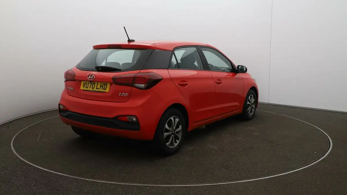 2020-hyundai-i20-12-se-big-46