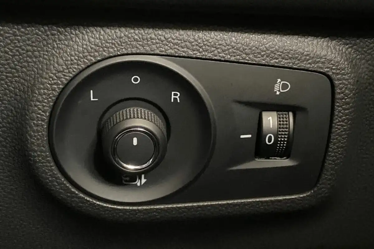 2023-mg-zs-suv-15-vti-tech-exclusive-big-33