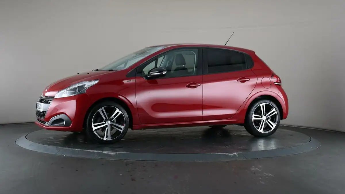 2019-peugeot-208-12-puretech-gt-line-110bhp-big-32