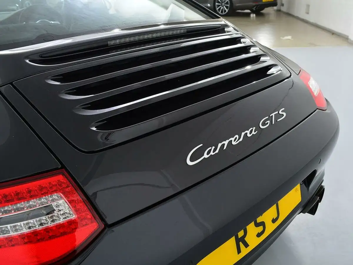 2011-porsche-911-38-carrera-gts-coupe-pdk-big-13