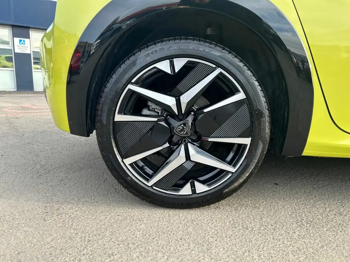2024-peugeot-208-e-gt-156ps-51kwh-big-6