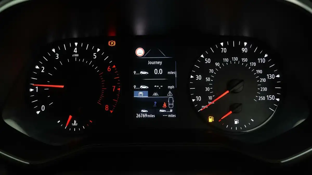 2021-renault-clio-10-sce-play-75bhp-big-10