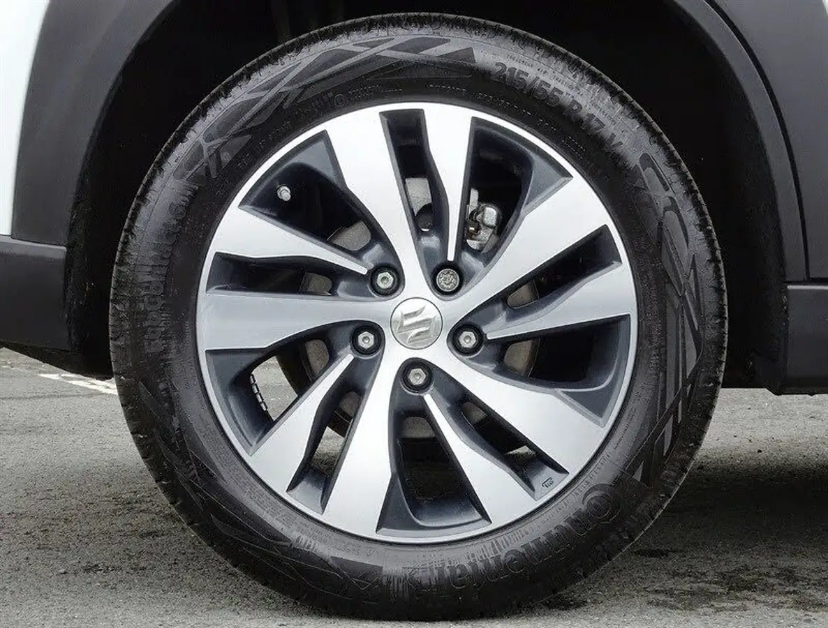 2024-suzuki-s-cross-15-ultra-allgrip-big-7