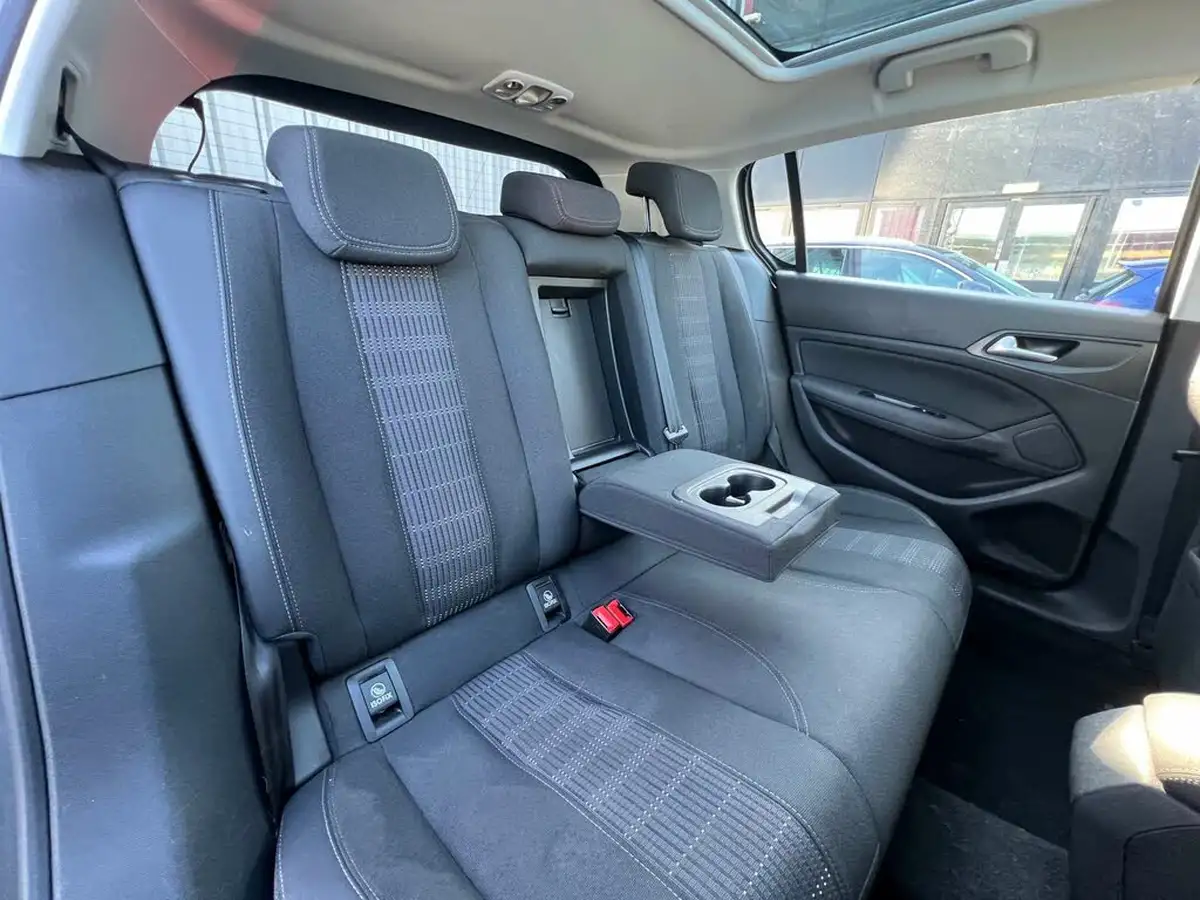 2018-peugeot-308-12-puretech-allure-130bhp-big-20