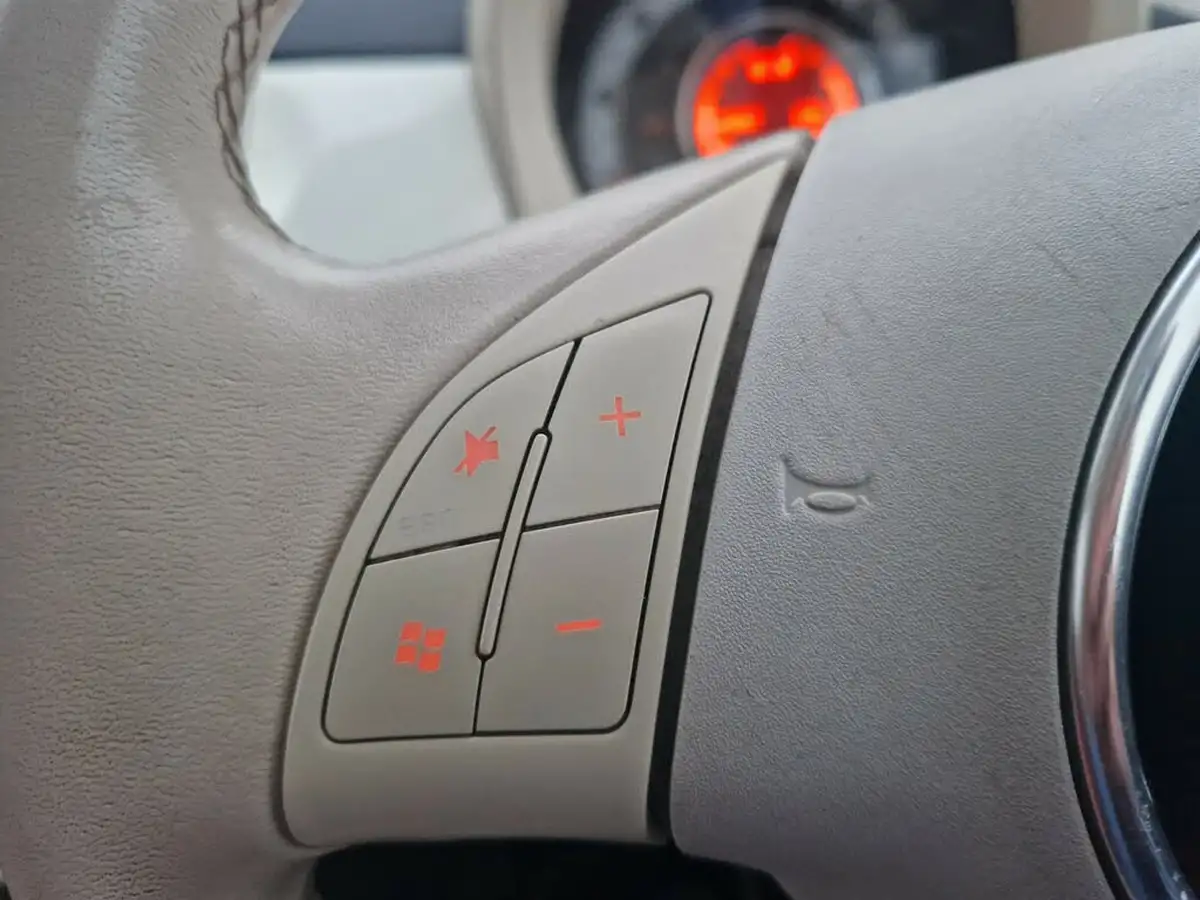 2012-fiat-500-12-lounge-ss-big-16