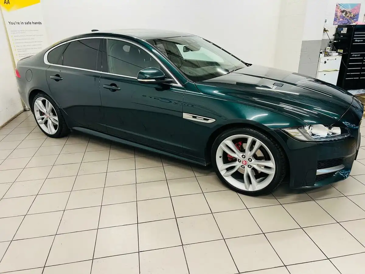 2017-jaguar-xf-20td-r-sport-180ps-saloon-4d-1999cc-auto-big-1
