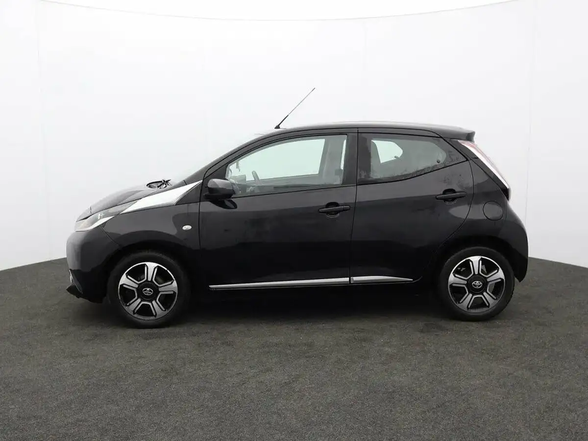 2015-toyota-aygo-10-vvt-i-x-clusiv-5d-big-3
