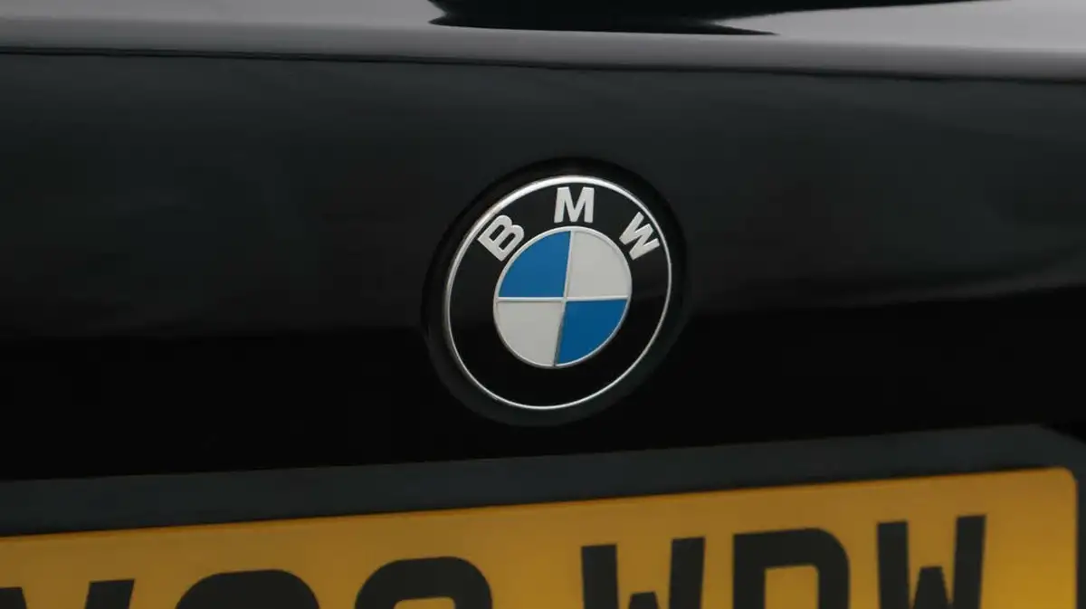 2022-bmw-1-series-20td-118d-sport-big-20