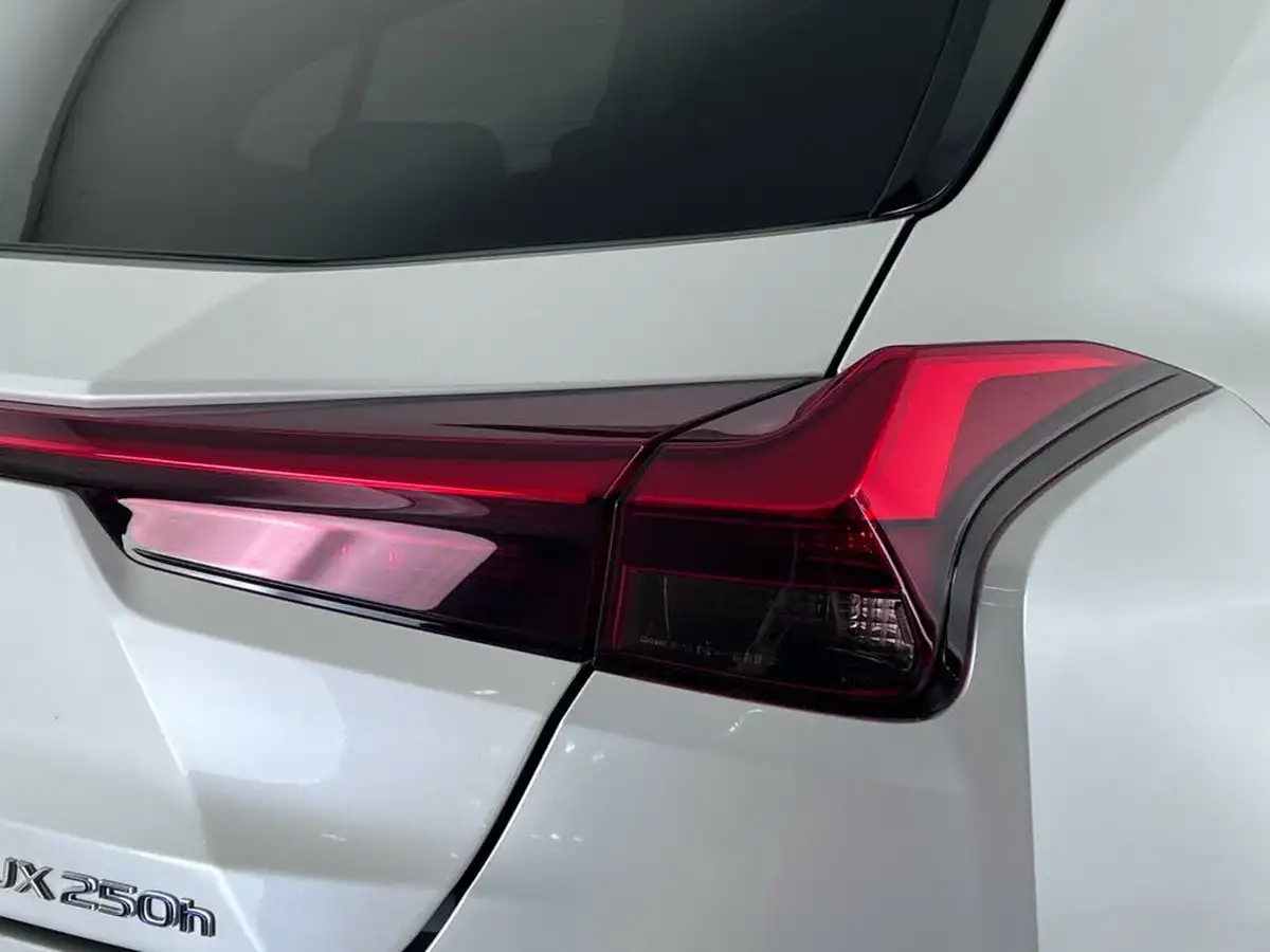 2021-lexus-ux-250h-20-ux-184bhp-without-navigation-big-8