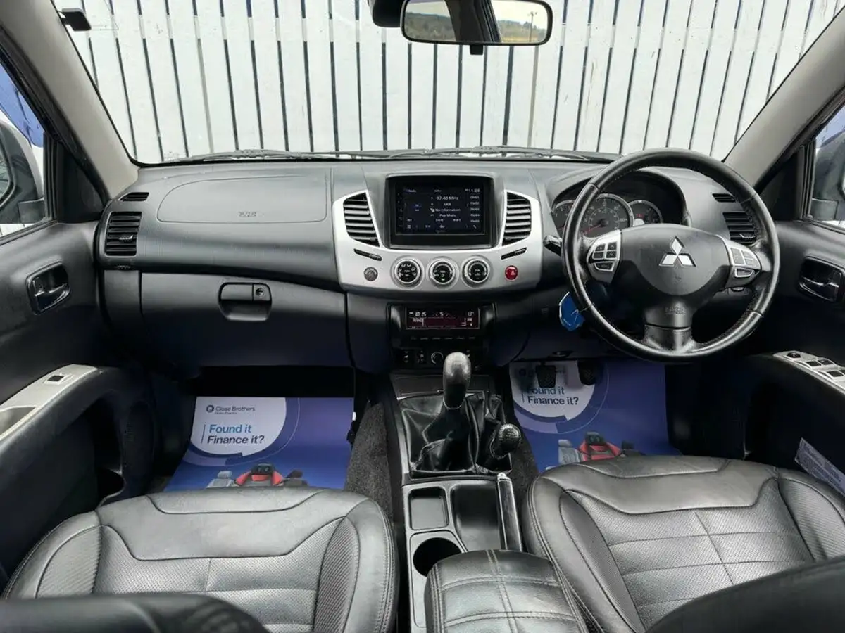 2014-mitsubishi-l200-25td-barbarian-black-big-24