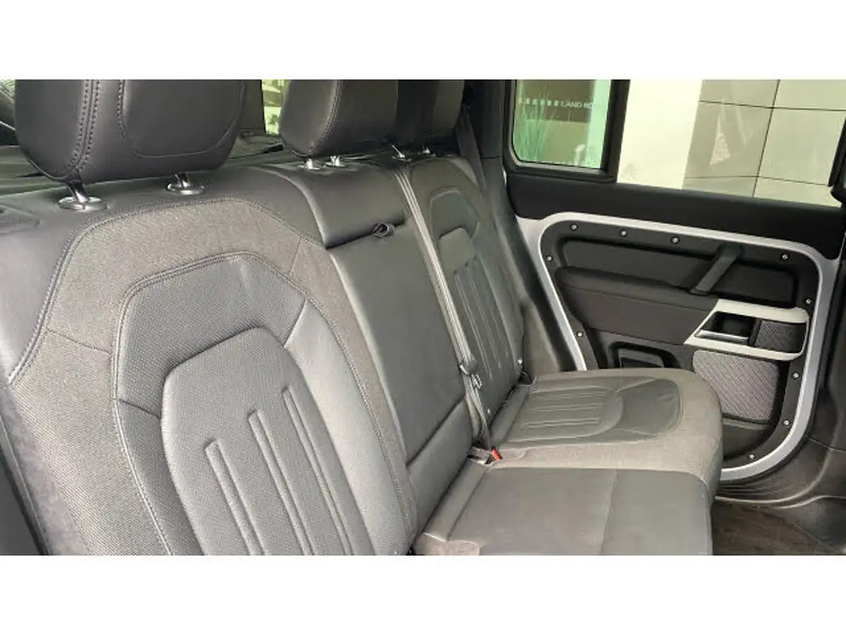 2020-land-rover-110-defender-20-d240-se-110-big-33