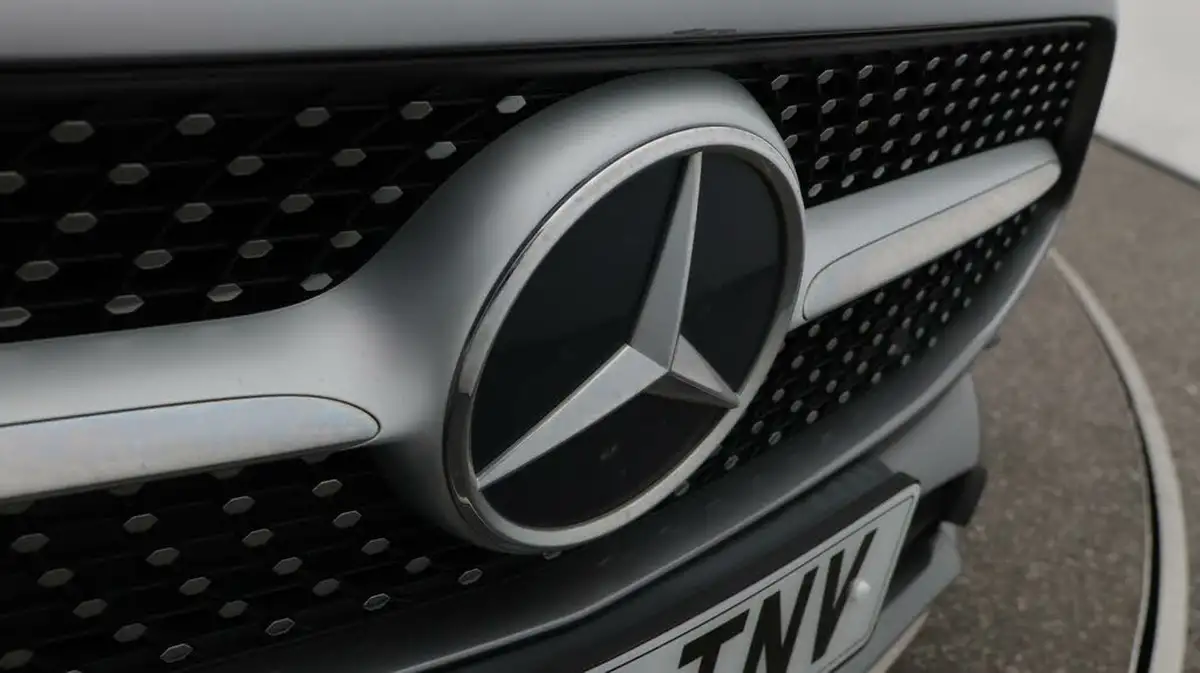 2020-mercedes-benz-cla-13-cla-180-amg-line-premium-plus-coupe-4d-big-24